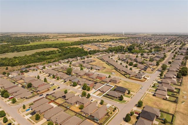 9209 NW 71st Street, Yukon, OK 73099