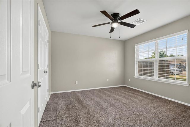 9209 NW 71st Street, Yukon, OK 73099