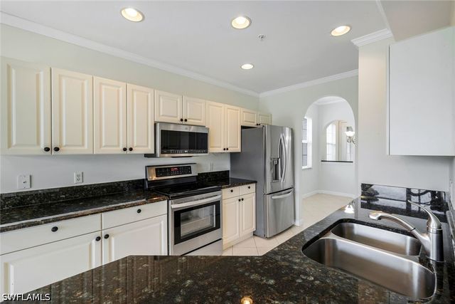 3058 Driftwood WAY 4407, Naples, FL 34109
