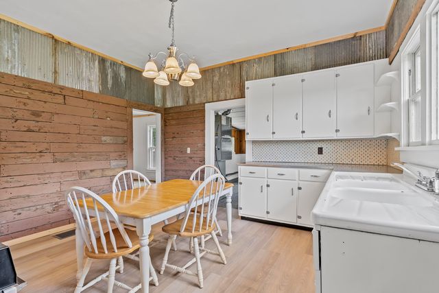 419 E New Melville Road, Willard, MO 65781