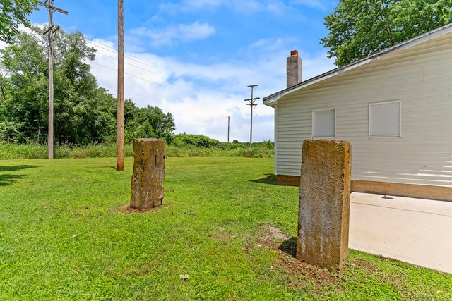 419 E New Melville Road, Willard, MO 65781