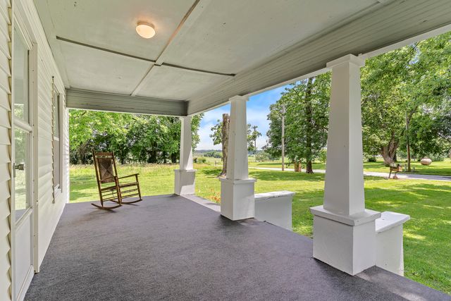 419 E New Melville Road, Willard, MO 65781