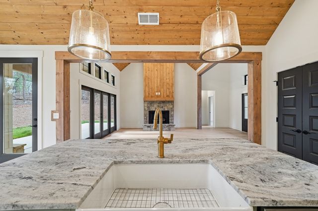 995 Bridge Road, Ellijay, GA 30536