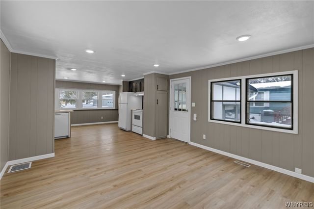 77 Lakewood Village Drive, Shelby, NY 14103