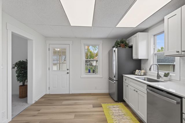 1806 Sherwood Avenue, Saint Paul, MN 55119
