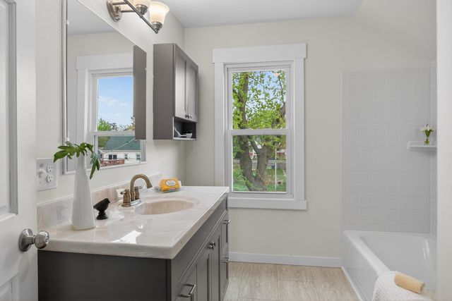 1806 Sherwood Avenue, Saint Paul, MN 55119