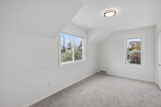 1806 Sherwood Avenue, Saint Paul, MN 55119