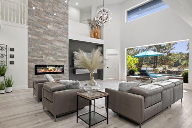 9822 Crestwater Circle, Magnolia, TX 77354