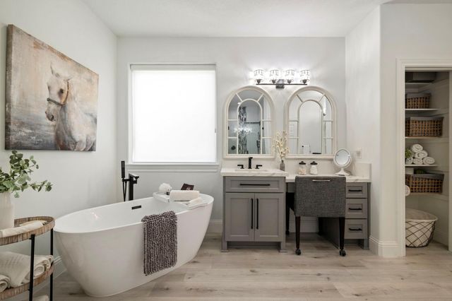 9822 Crestwater Circle, Magnolia, TX 77354