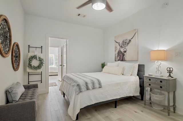 9822 Crestwater Circle, Magnolia, TX 77354