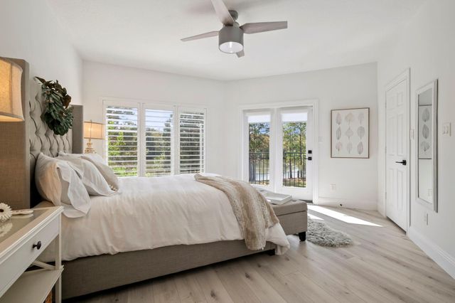 9822 Crestwater Circle, Magnolia, TX 77354