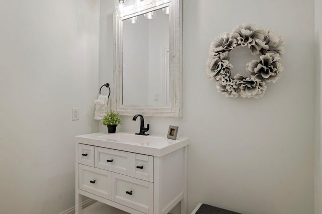 9822 Crestwater Circle, Magnolia, TX 77354