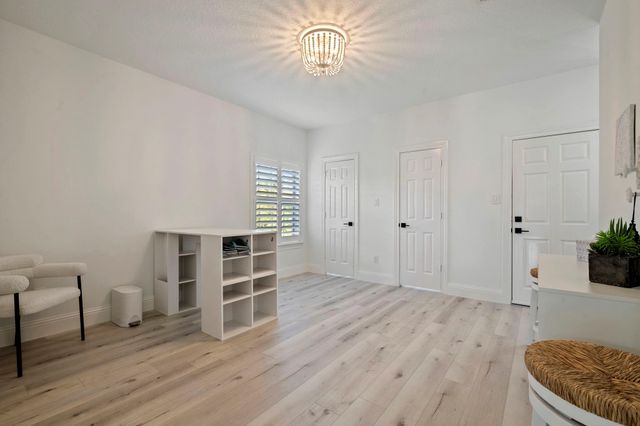 9822 Crestwater Circle, Magnolia, TX 77354