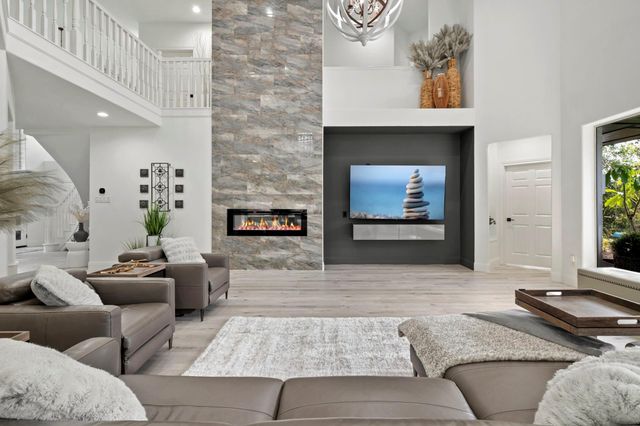 9822 Crestwater Circle, Magnolia, TX 77354