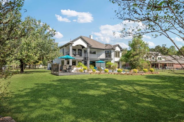 9822 Crestwater Circle, Magnolia, TX 77354