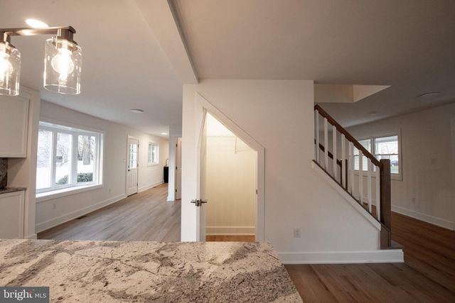 321 IRIS RD, Cherry Hill, NJ 08003