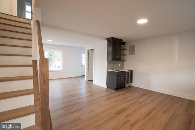 321 IRIS RD, Cherry Hill, NJ 08003