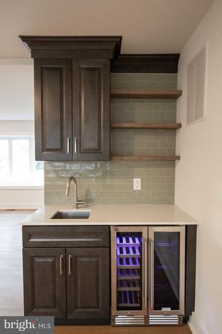 321 IRIS RD, Cherry Hill, NJ 08003