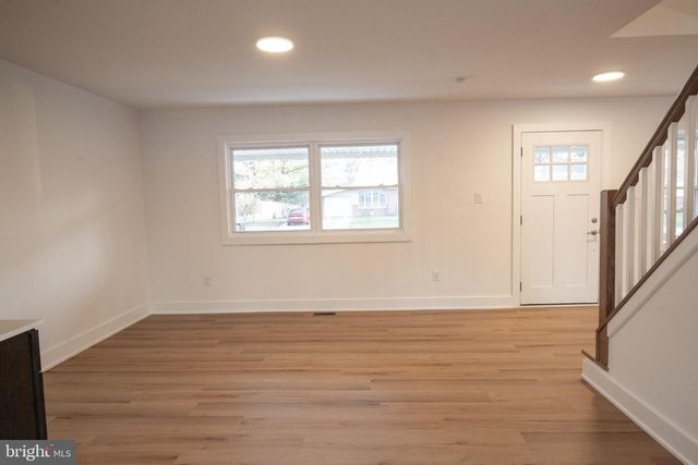 321 IRIS RD, Cherry Hill, NJ 08003