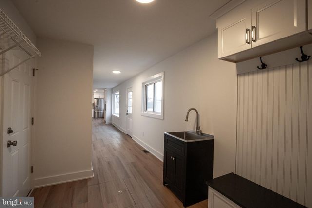 321 IRIS RD, Cherry Hill, NJ 08003