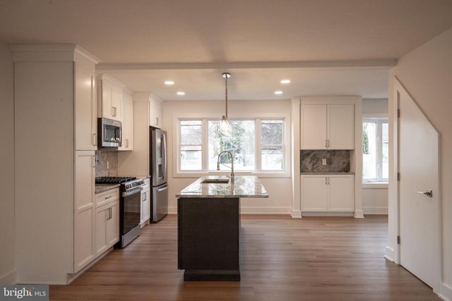 321 IRIS RD, Cherry Hill, NJ 08003