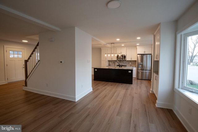 321 IRIS RD, Cherry Hill, NJ 08003