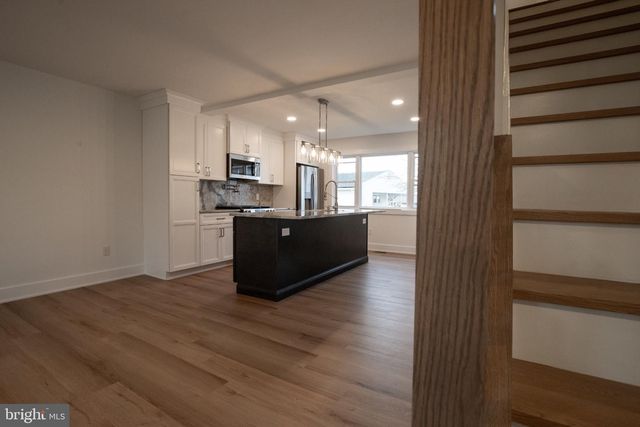 321 IRIS RD, Cherry Hill, NJ 08003