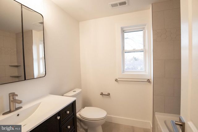 321 IRIS RD, Cherry Hill, NJ 08003