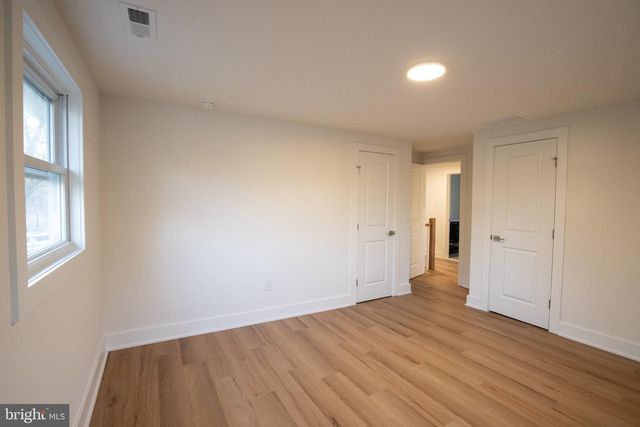 321 IRIS RD, Cherry Hill, NJ 08003