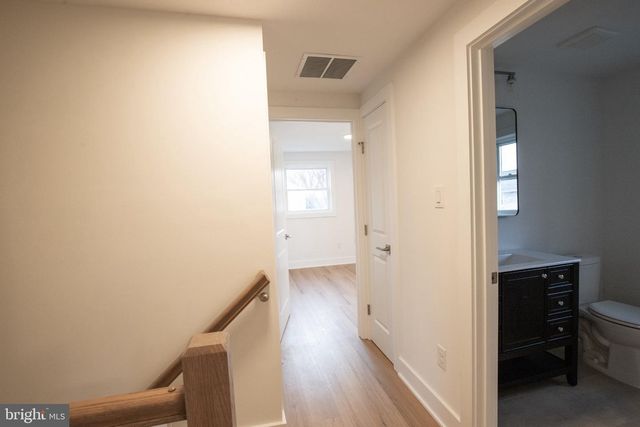 321 IRIS RD, Cherry Hill, NJ 08003