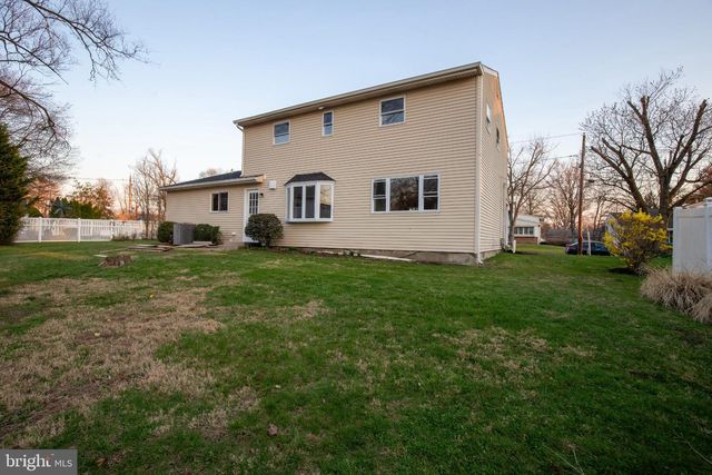 321 IRIS RD, Cherry Hill, NJ 08003