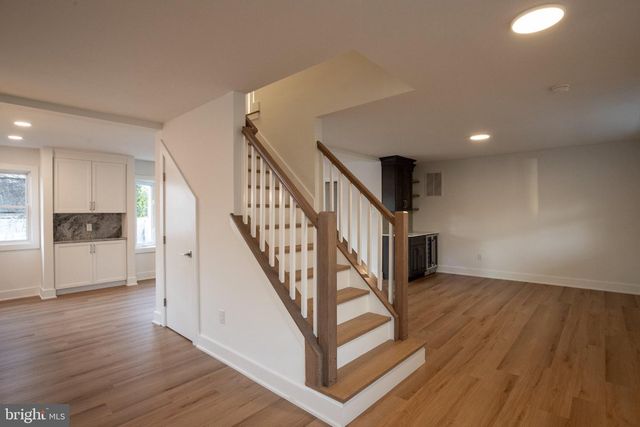 321 IRIS RD, Cherry Hill, NJ 08003