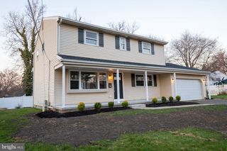 321 IRIS RD, Cherry Hill, NJ 08003