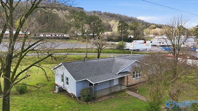 3513 Hideaway Drive, Guntersville, AL 35976