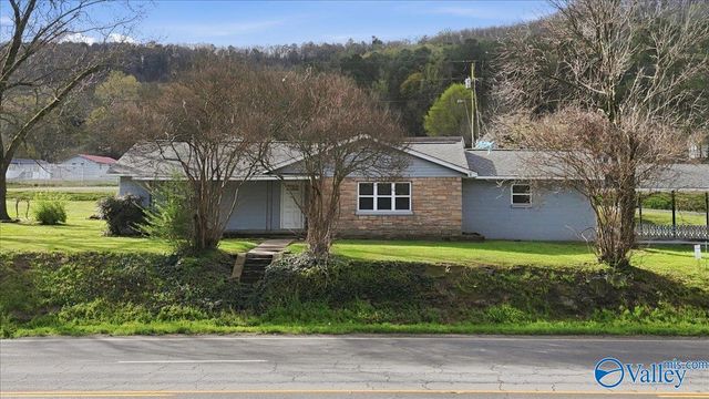 3513 Hideaway Drive, Guntersville, AL 35976