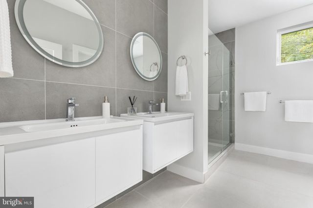 7435 NIGH RD, Falls Church, VA 22043