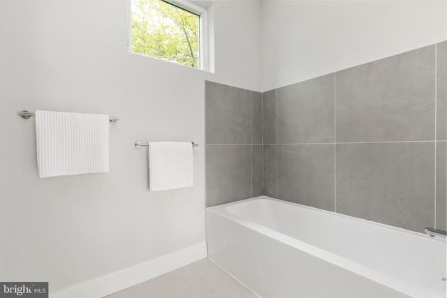 7435 NIGH RD, Falls Church, VA 22043