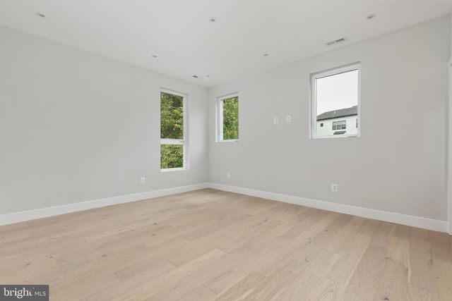 7435 NIGH RD, Falls Church, VA 22043