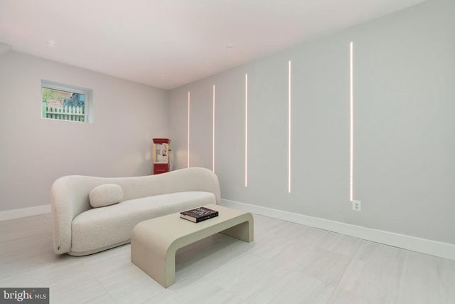 7435 NIGH RD, Falls Church, VA 22043