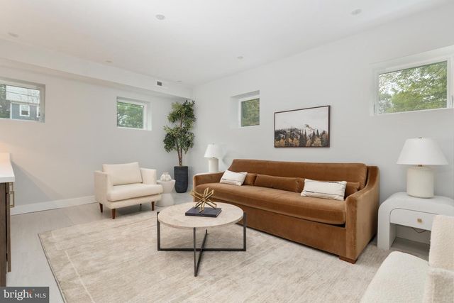 7435 NIGH RD, Falls Church, VA 22043