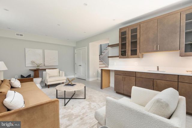 7435 NIGH RD, Falls Church, VA 22043