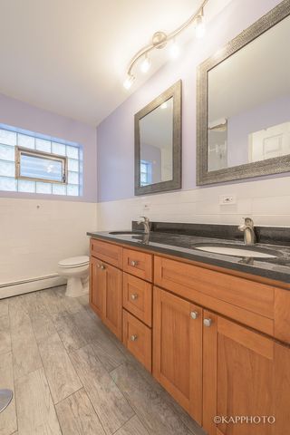 5942 W Addison Street 1, Chicago, IL 60634