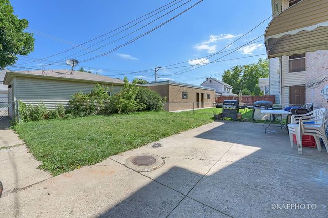 5942 W Addison Street 1, Chicago, IL 60634
