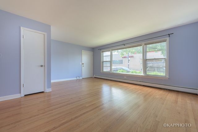 5942 W Addison Street 1, Chicago, IL 60634