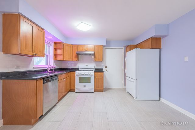 5942 W Addison Street 1, Chicago, IL 60634