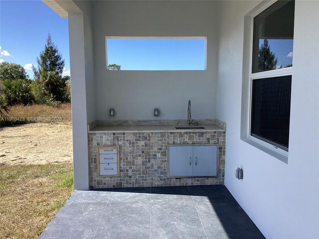 1120 NE 32nd LN, Cape Coral, FL 33990