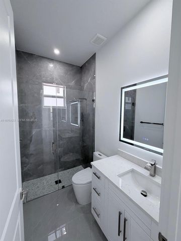 1120 NE 32nd LN, Cape Coral, FL 33990