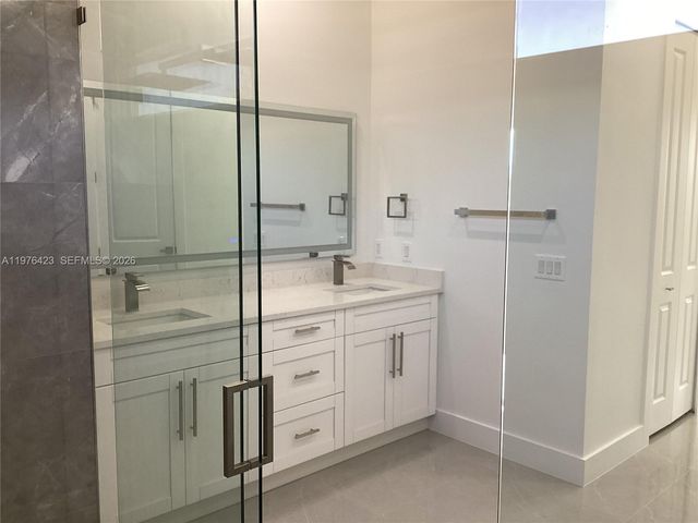 1120 NE 32nd LN, Cape Coral, FL 33990