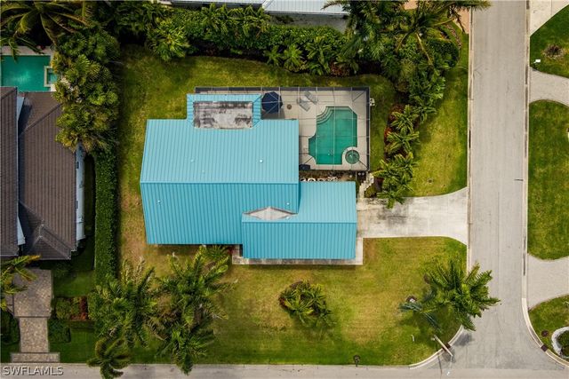 600 Parkview LN, Naples, FL 34103