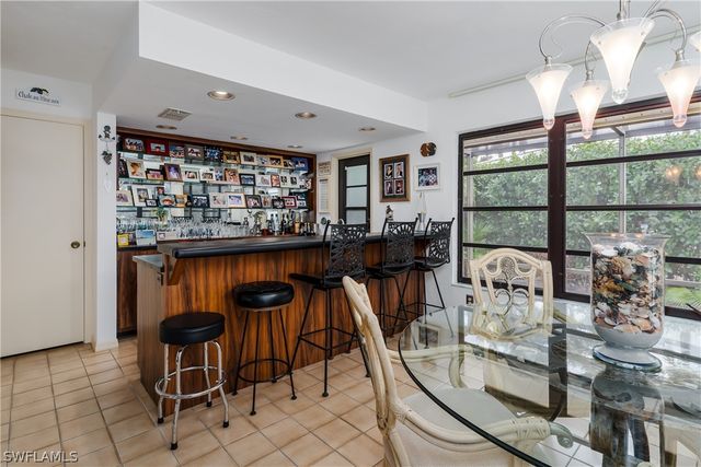 600 Parkview LN, Naples, FL 34103